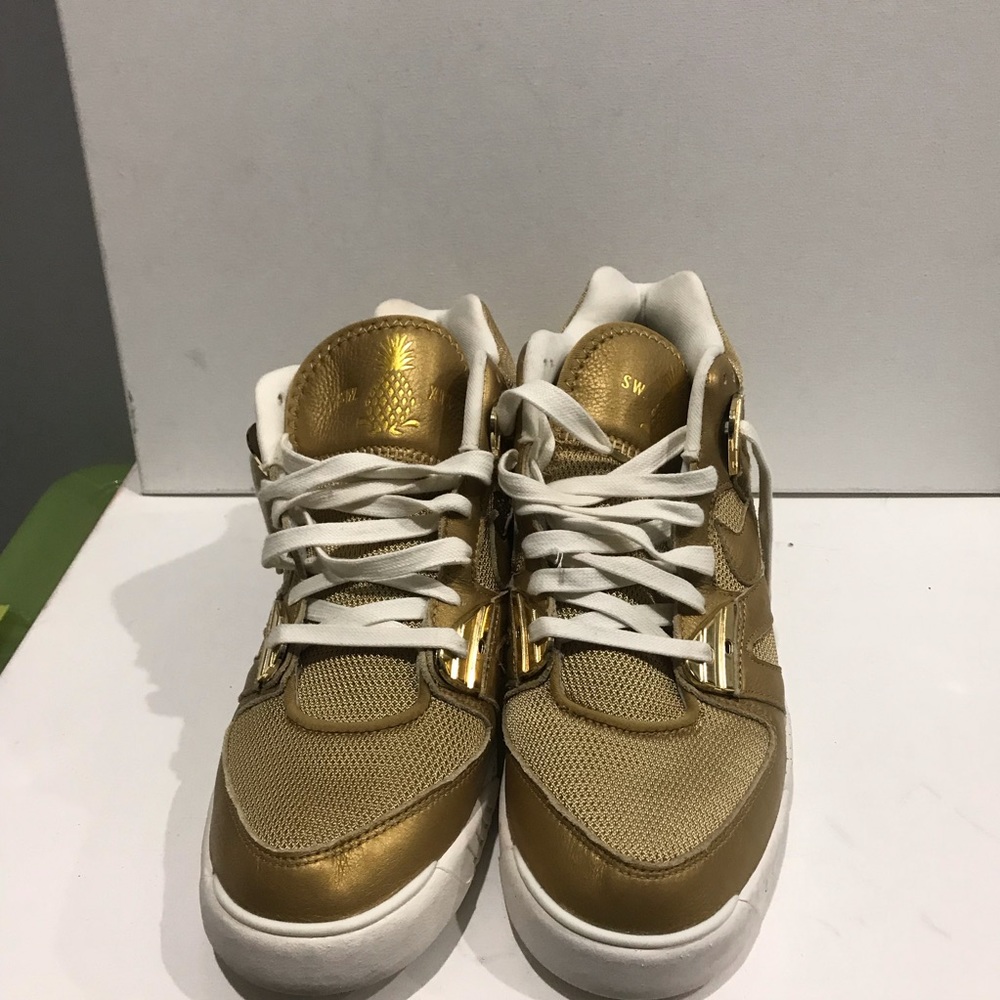 Nike - Picture 3 of 5